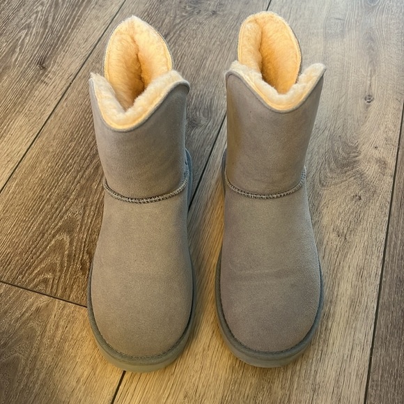 BearPaw Kylee Bootie Women’s Size 9 - Picture 2 of 6